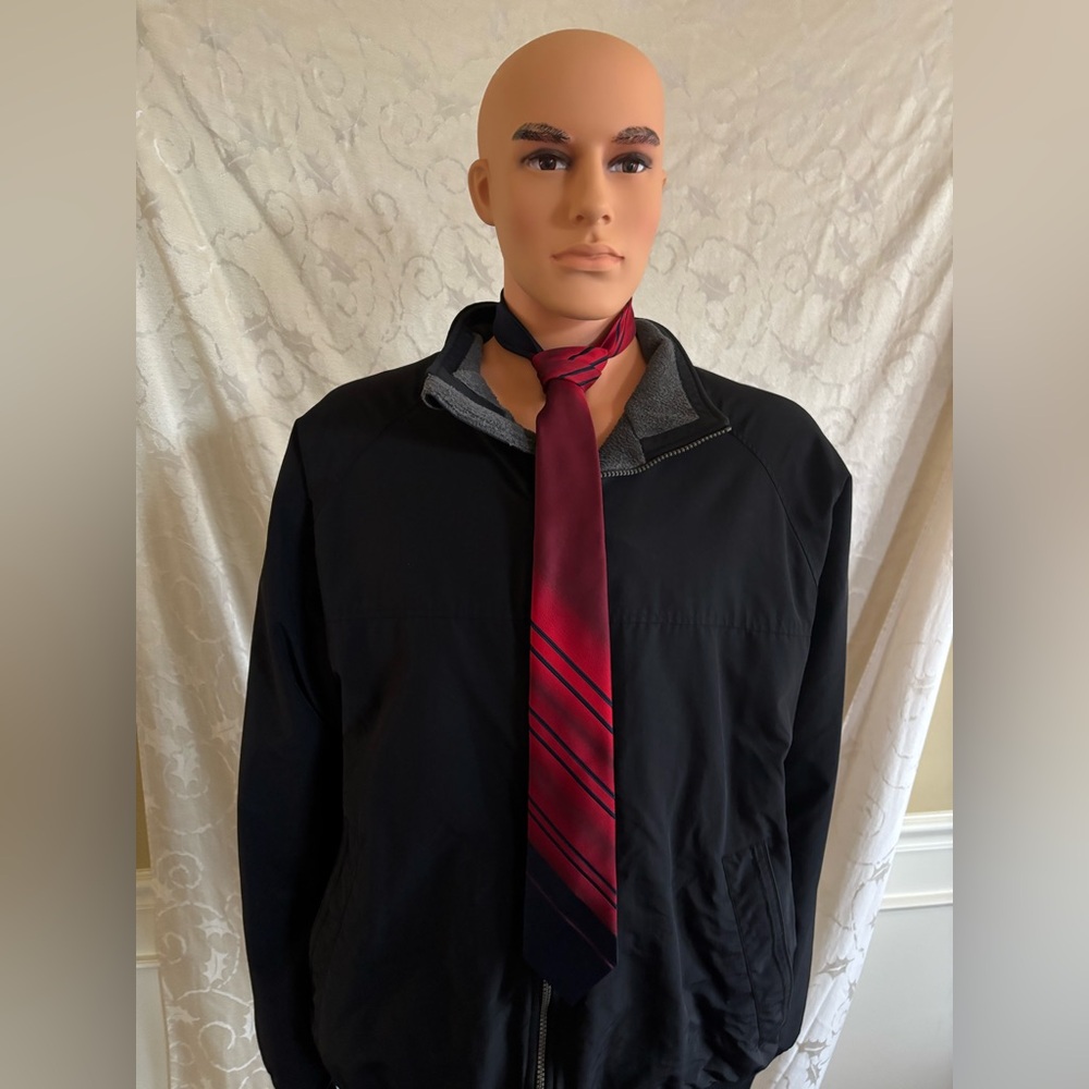 Don Loper Beverly Hills Polyester Black and Red Striped Tie (Good Condition)